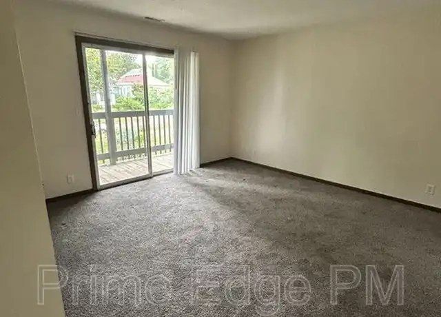Property at 2532 T St Unit 3, Lincoln, NE, 68503, 1 bed, 1 bath, [object Object]