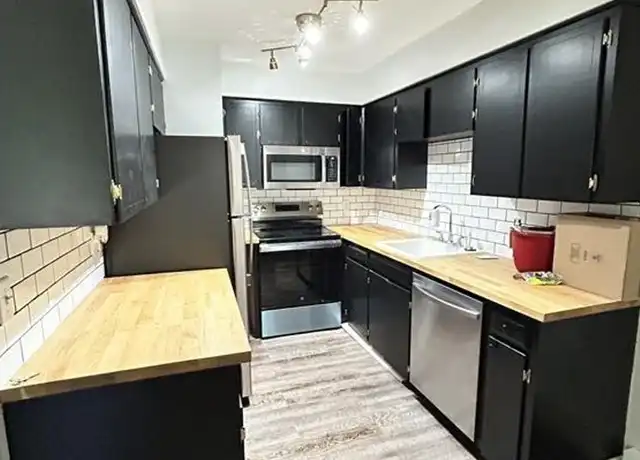 Property at 4480 SW 96th Ave, Beaverton, OR, 97005, 2 beds, 1 bath, [object Object]