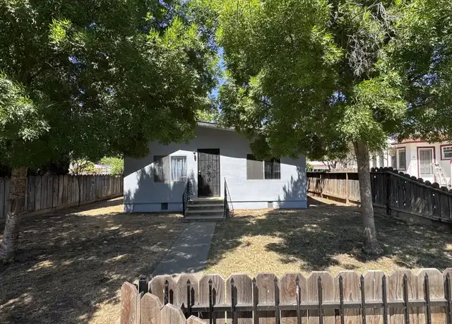Property at 247 Park View Ave, Porterville, CA, 93257, 2 beds, 1 bath, [object Object]