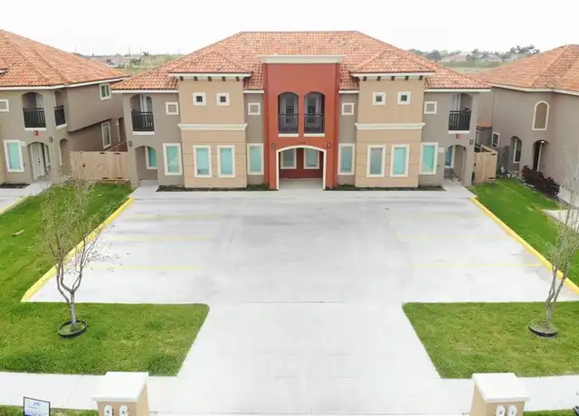 Property at 1204 E Pineridge Ave Unit 3, McAllen, TX, 78503, 3 beds, 2.5 baths, [object Object]