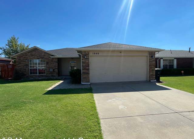 Photo of 1040 NW 19th St, Moore, OK 73160