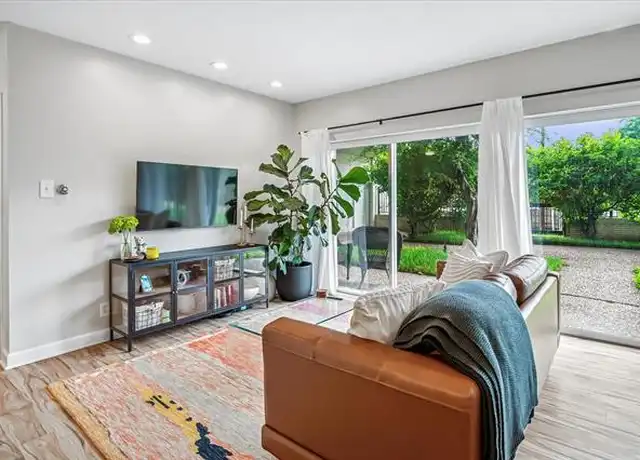 Property at 6211 Northwest Hwy Unit G110, Dallas, TX, 75231, 1 bed, 1 bath, [object Object]
