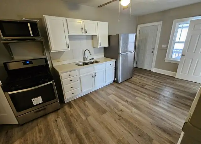 Property at 1121 9th St, Rockford, IL, 61104, 3 beds, 1 bath, [object Object]