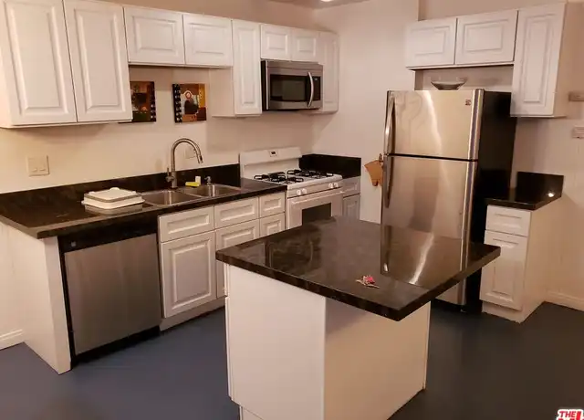 Property at 13757 Vanowen St Unit 2, Van Nuys, CA, 91405, 1 bed, 1 bath, [object Object]