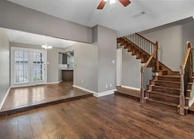 Property at 826 Custer St, Arlington, TX, 76014, 3 beds, 2 baths, [object Object]