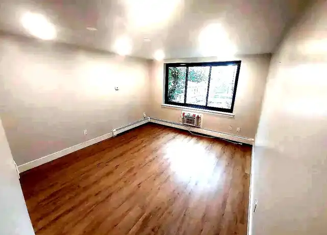 Property at 280 Collins St #209, Hartford, CT, 06105, 1 bed, 1 bath, [object Object]