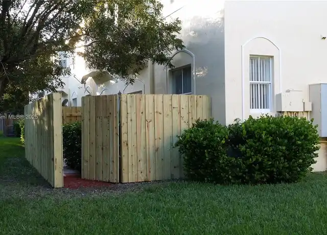Property at 1536 SE 26th St #105, Homestead, FL, 33035, 3 beds, 2 baths, [object Object]
