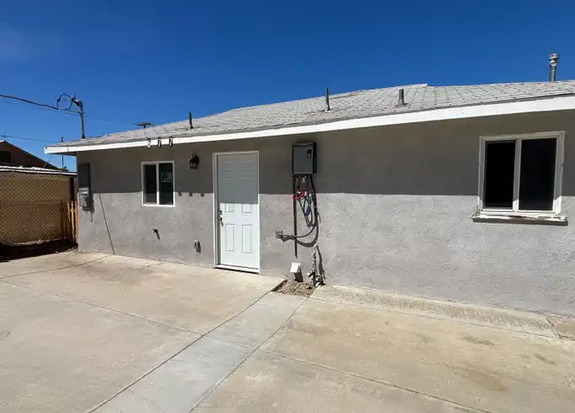 Property at 677 S Santa Fe St, Hemet, CA, 92543, 2 beds, 1 bath, [object Object]