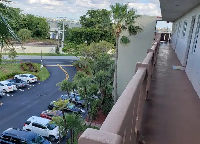 Property at 2216 N Cypress Bend Dr #504, Pompano Beach, FL, 33069, 2 beds, 2 baths, [object Object]