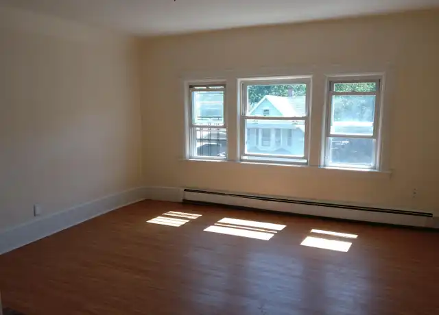 Property at 121 N 16th St Unit 3, East Orange, NJ, 07017, 2 beds, 1 bath, [object Object]