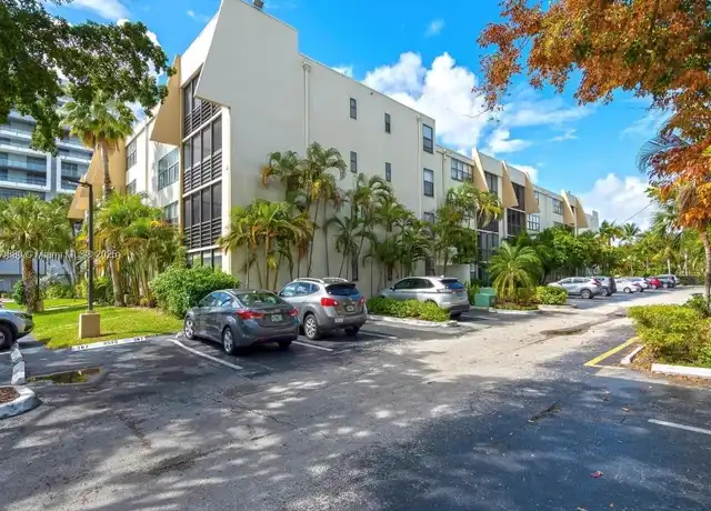 Property at 20401 NE 30th Ave Unit 412-8, Aventura, FL, 33180, 3 beds, 2 baths, [object Object]