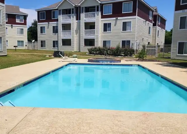 Property at 529 Southwest Pkwy #102, College Station, TX, 77840, 1 bed, 1 bath, [object Object]