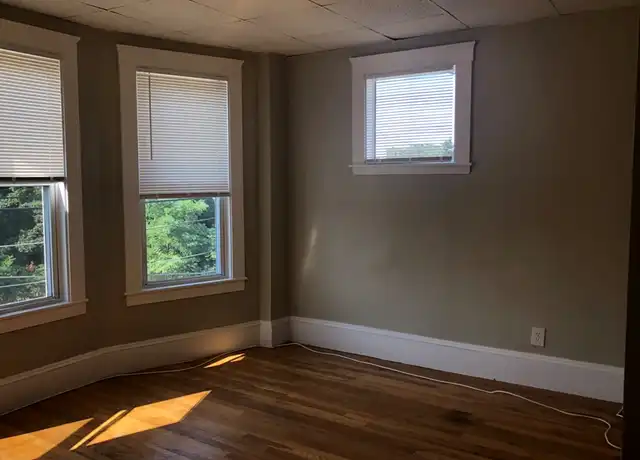 Property at 196 Washington St Unit 2, Medford, MA, 02155, 5 beds, 1 bath, [object Object]