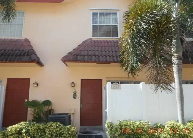 Property at 2429 NE 14th Street Cswy, Pompano Beach, FL, 33062, 2 beds, 2.5 baths, [object Object]