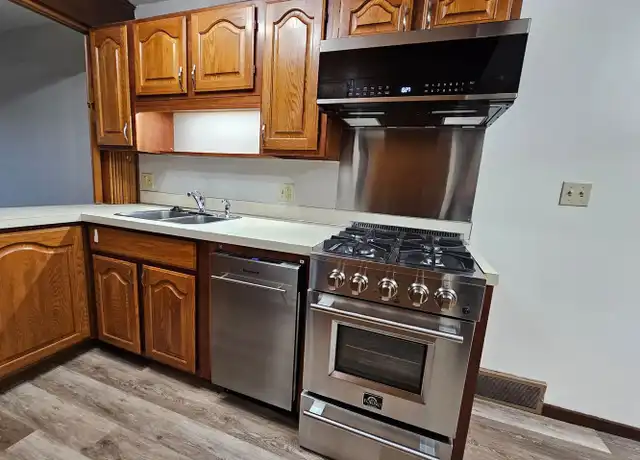 Property at 1006 W Kalsched St Unit 1012, Marshfield, WI, 54449, 2 beds, 1 bath, [object Object]