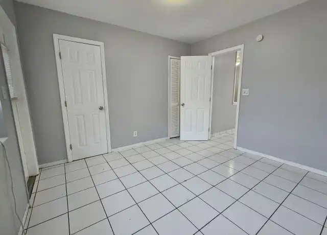 Property at 631 NE 8th Ave, Fort Lauderdale, FL, 33304, 1 bed, 1 bath, [object Object]