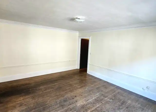 Property at 2453 Overlook Rd Unit 6, Cleveland Heights, OH, 44106, 4 beds, 2 baths, [object Object]