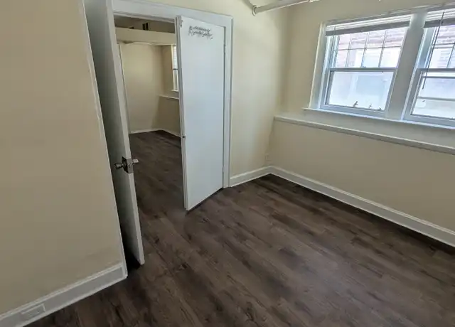 Property at 2453 Overlook Rd Unit 6, Cleveland Heights, OH, 44106, 4 beds, 2 baths, [object Object]