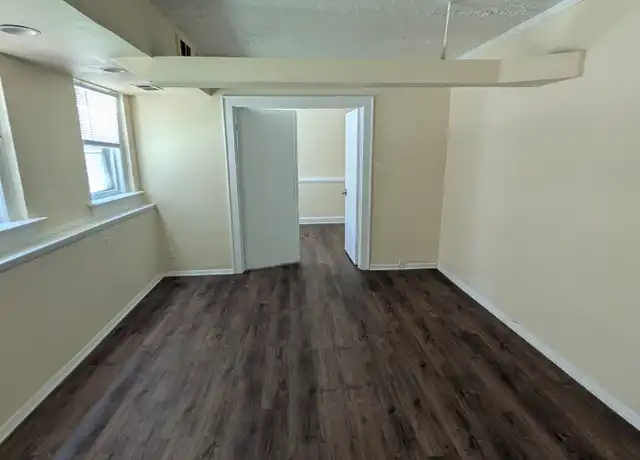 Property at 2453 Overlook Rd Unit 7, Cleveland Heights, OH, 44106, 2 beds, 1 bath, [object Object]