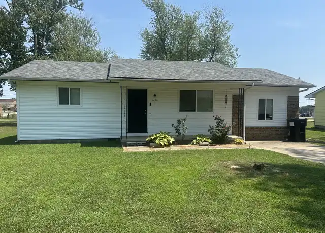 Property at 1420 S Clark Ave, Bolivar, MO, 65613, 3 beds, 2 baths, [object Object]