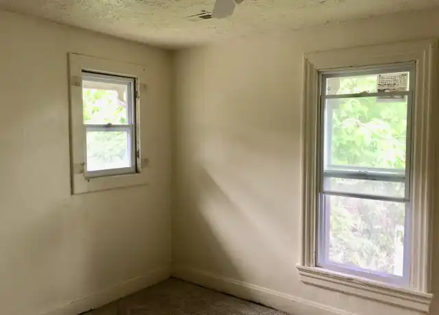 Property at 294 W Church St Unit 1/2, Newark, OH, 43055, 3 beds, 1 bath, [object Object]