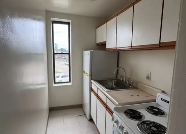 Property at 3820 Brownsville Rd Unit 8, Pittsburgh, PA, 15227, 1 bed, 1 bath, [object Object]