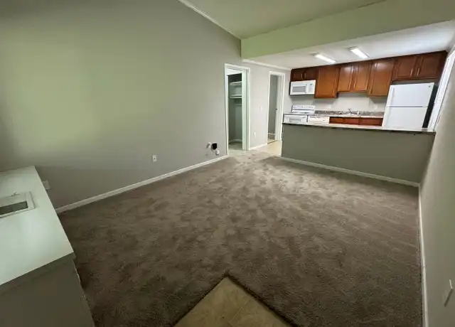 Property at 6037 Ullyot Dr Unit 5619 UD, Fort Wayne, IN, 46804, 1 bed, 1 bath, [object Object]