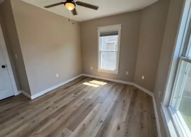 Property at 235 5th St NW Unit 235 1/2, Barberton, OH, 44203, 3 beds, 1 bath, [object Object]