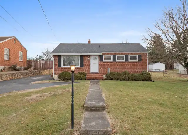Property at 3113 Oaklawn Ave NW, Roanoke, VA, 24012, 4 beds, 2 baths, [object Object]
