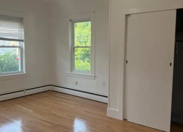Property at 100 Peever St, Methuen, MA, 01844, 3 beds, 1 bath, [object Object]