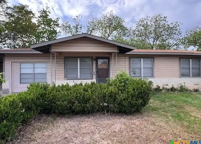 Property at 868 W Merriweather St, New Braunfels, TX, 78130, 3 beds, 1 bath, [object Object]