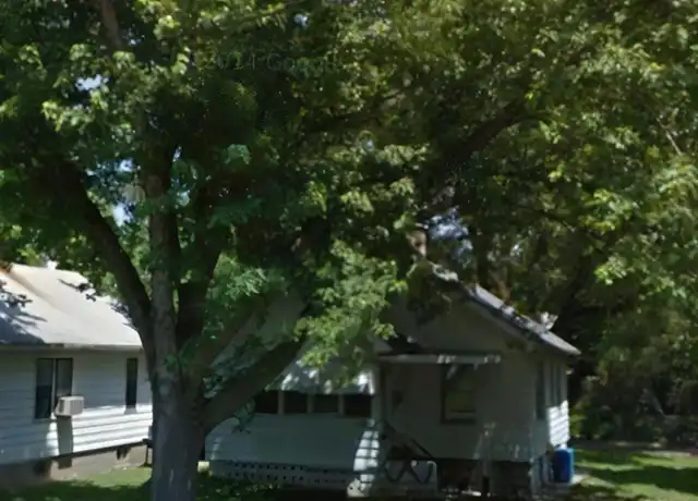 Property at 2214 N Linsley St, Peoria, IL, 61604, 2 beds, 1 bath, [object Object]