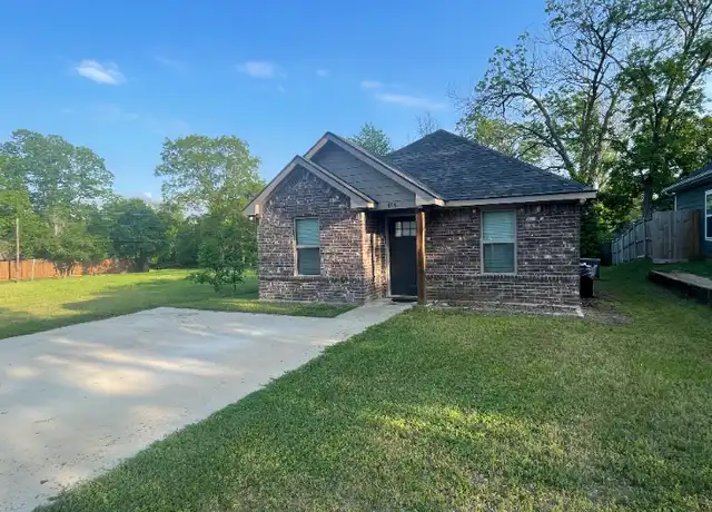 Property at 408 W Johnson St, Denison, TX, 75020, 3 beds, 2 baths, [object Object]