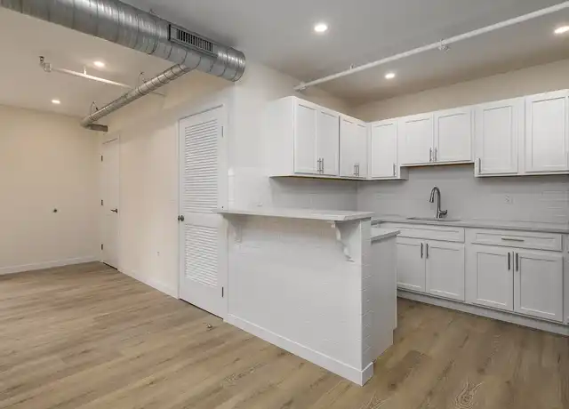 Property at 584 Main St, Middletown, CT, 06457, 0 beds, 1 bath, [object Object]