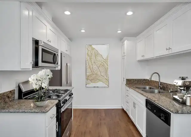 Property at Florida Gardens - 18832 Florida St, Huntington Beach, CA, 92648, 1 bed, 1 bath, [object Object]