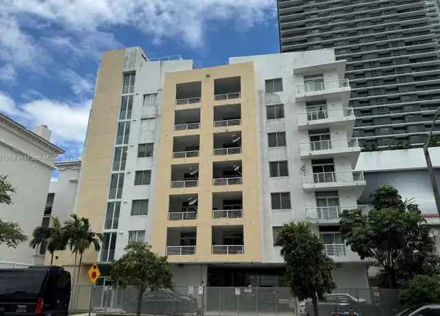 Property at 425 NE 30th St Apt 303, Miami, FL, 33137, 1 bed, 1 bath, [object Object]