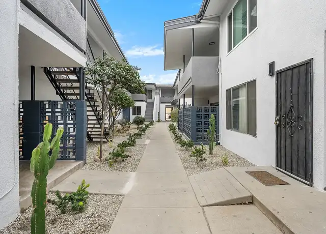 Photo of 150 E La Verne Ave, Pomona, CA 91767