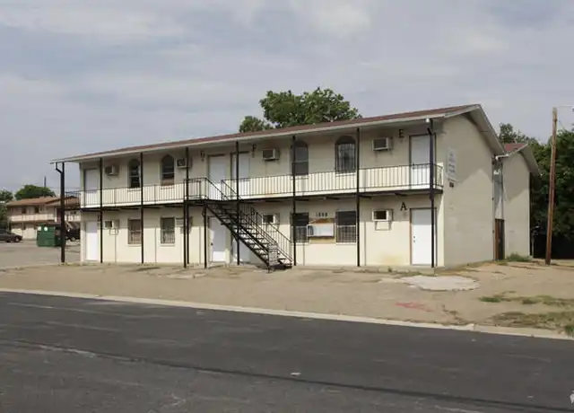 Property at 1808 N 8th St, Killeen, TX, 76541, 1 bed, 1 bath, [object Object]