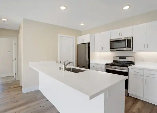 Property at 4530 Ingraham St Unit 7, San Diego, CA, 92109, 2 beds, 1 bath, [object Object]