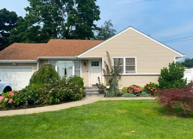 Property at 82 Stone Blvd, Massapequa, NY, 11758, 3 beds, 1.5 baths, [object Object]
