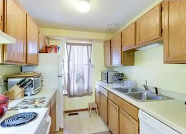 Property at 427 8th Ave SE, Minneapolis, MN, 55414, 3 beds, 1 bath, [object Object]