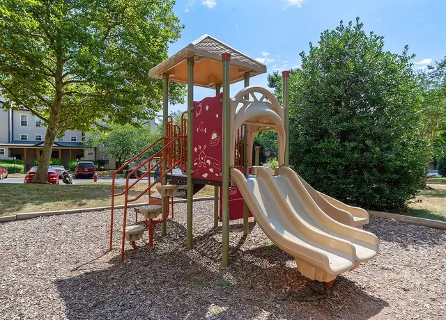 Photo of 14411 Newton Patent Ct, Centreville, VA 20120