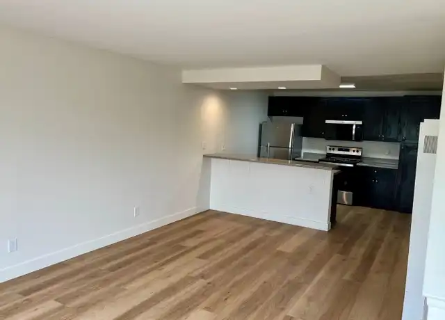 Property at 5104 Cape May Pl Unit 5106, San Diego, CA, 92107, 3 beds, 2.5 baths, [object Object]