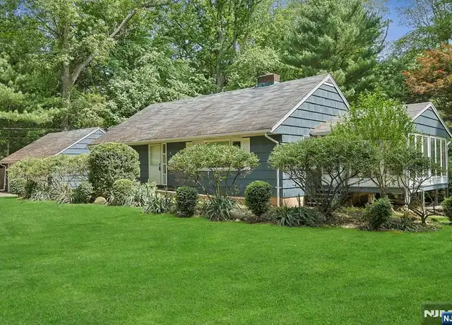 Property at 8 Autumn Ln, Old Tappan, NJ, 07675, 3 beds, 1 bath, [object Object]