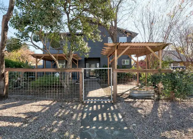 Property at 2009 E 14th St, Austin, TX, 78702, 3 beds, 2 baths, [object Object]