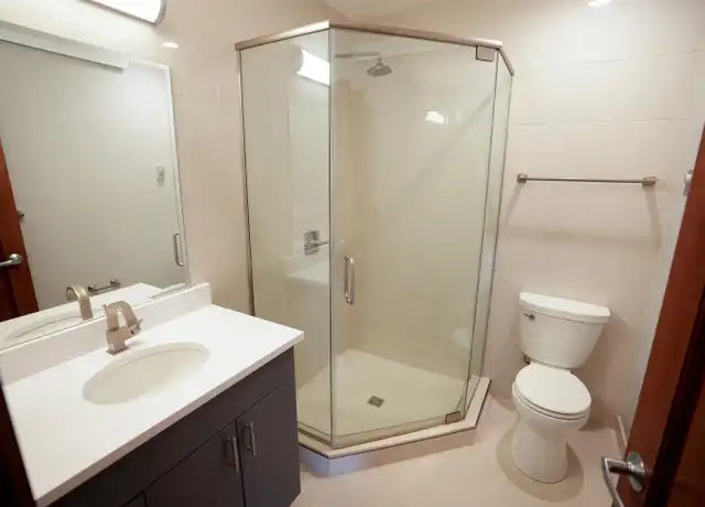 Property at 704-706 Jefferson St, Waterloo, IA, 50701, 1 bed, 1 bath, [object Object]