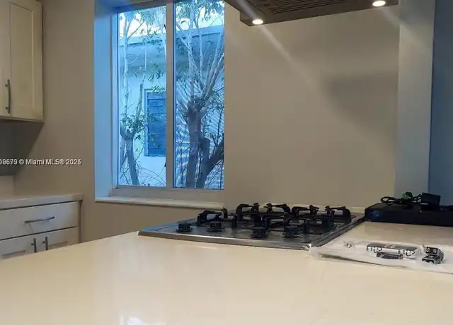 Property at 7430 Carlyle Ave Unit 4, Miami Beach, FL, 33141, 2 beds, 1 bath, [object Object]