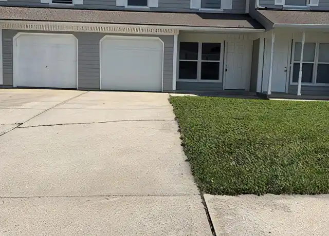 Property at 1402 SE 8th St, Lees Summit, MO, 64063, 3 beds, 2 baths, [object Object]