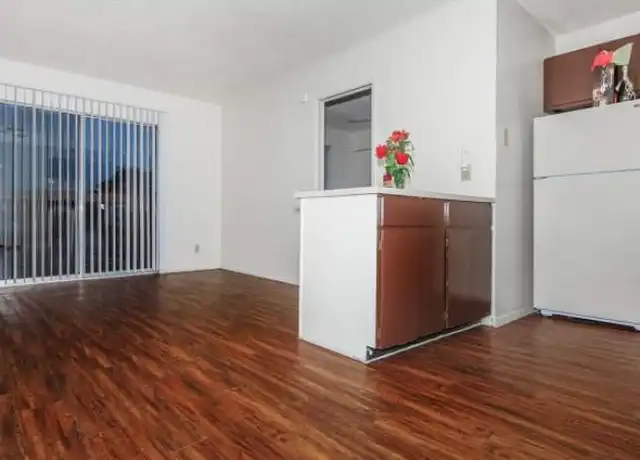 Property at 3550 S Gevers St Unit 213, San Antonio, TX, 78210, 1 bed, 1 bath, [object Object]