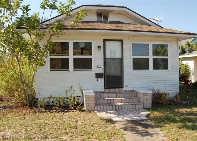 Property at 802 S Pine St, Sebring, FL, 33870, 2 beds, 1 bath, [object Object]